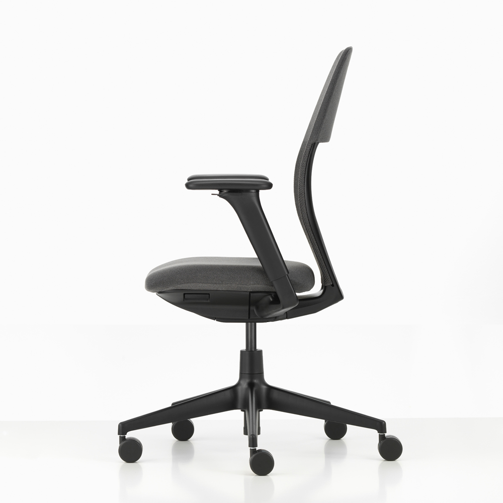 ACX Mesh 人體工學辦公椅（網格椅背 / 碳纖灰布料 / 深黑色框架 / 升降式扶手） | 北歐櫥窗 NORDIC