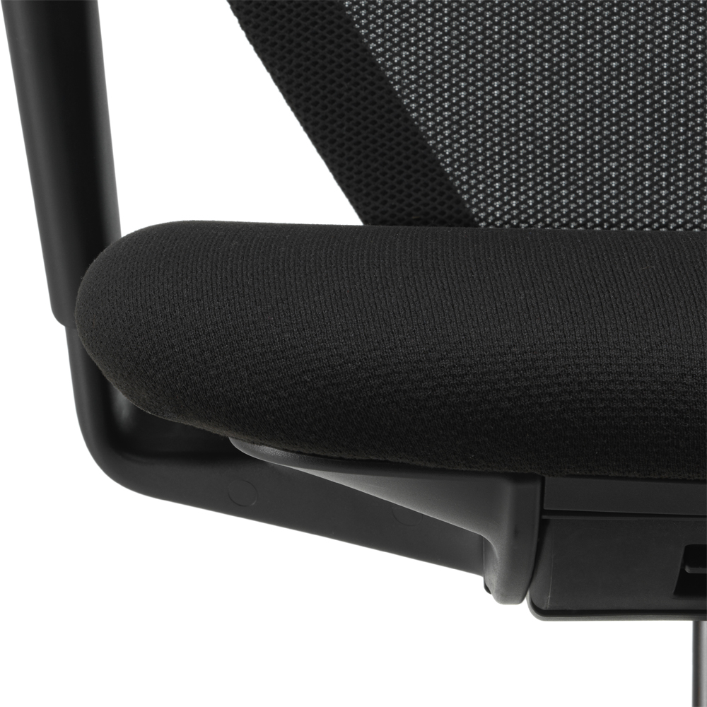 ACX Mesh 人體工學辦公椅（網格椅背 / 碳纖灰布料 / 深黑色框架 / 升降式扶手） | 北歐櫥窗 NORDIC